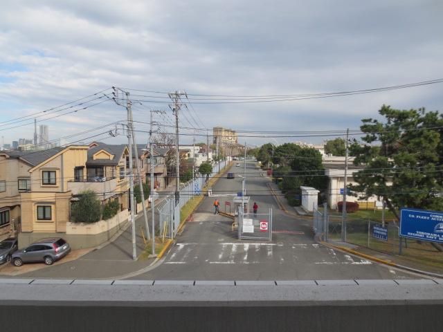 View photos from the dwelling unit. View from the bath (12 May 2013) Shooting