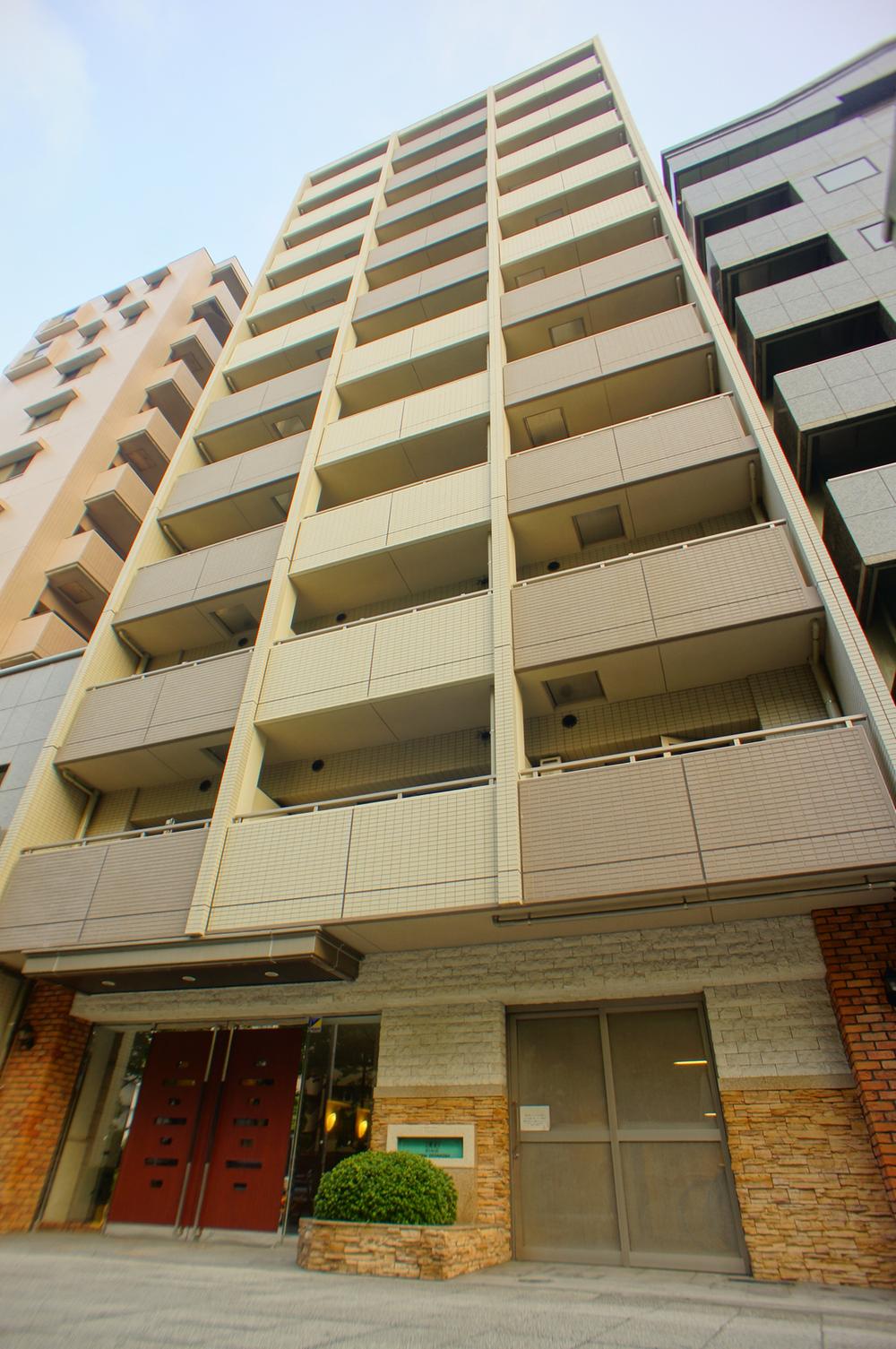 Local appearance photo. It is the appearance of a certain luxury of fully tiled. (August 2013) Shooting