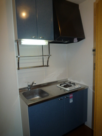 Kitchen. Easy to use and a lot of storage space, Gas stove with a kitchen