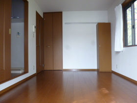 Living and room. Air conditioning 1 groups ・ Two-sided lighting Western-style