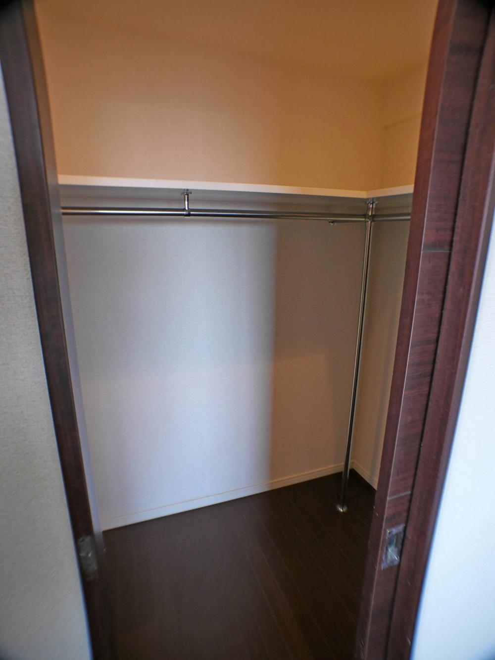 Receipt. Walk-in closet