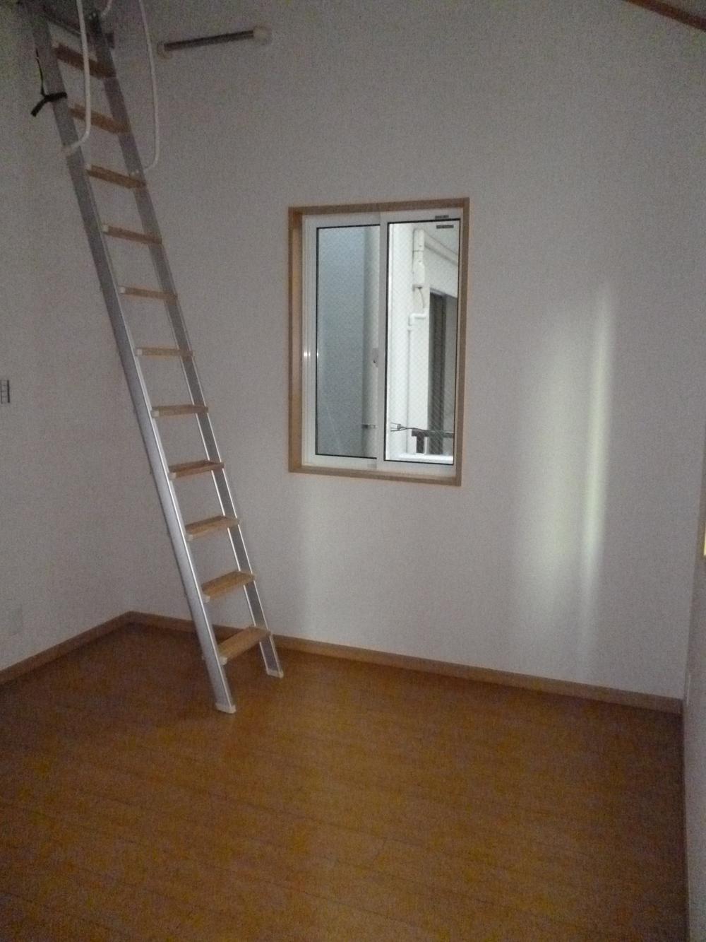 Non-living room. Western-style about 4.5 Pledge