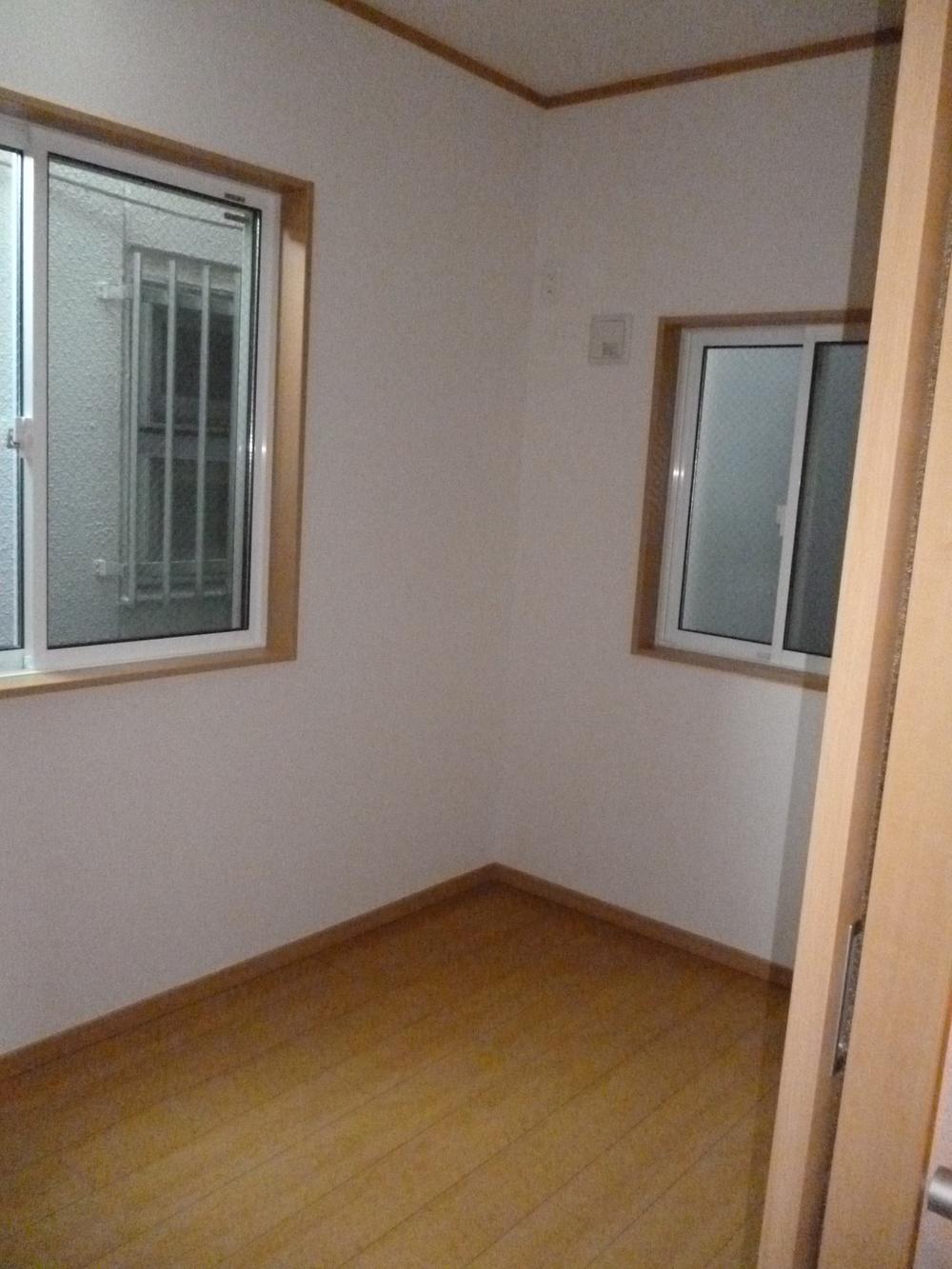 Non-living room. Western-style about 3.0 Pledge