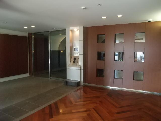 Entrance. Local (September 2013) Shooting