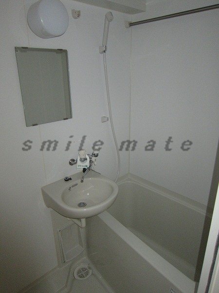 Bath. Same by Property Room No. is a reference photograph ※ This basin independent type