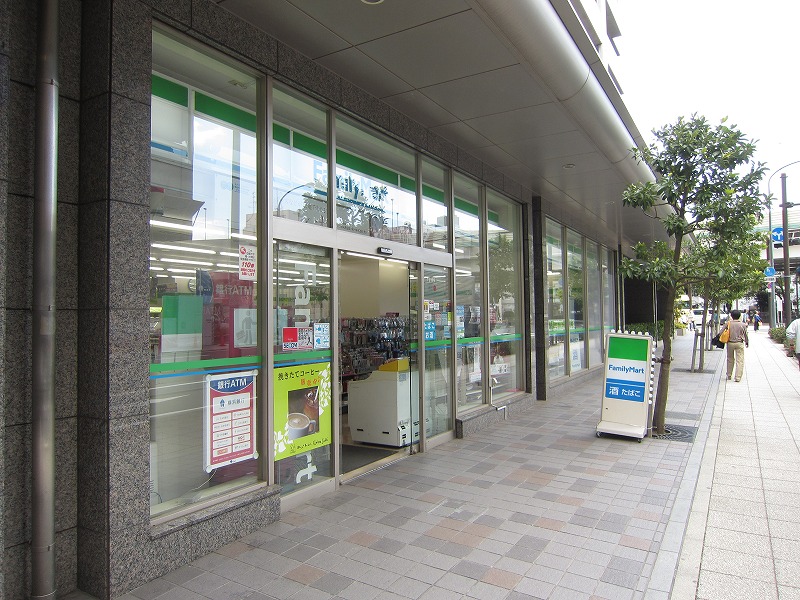 Convenience store. FamilyMart Motomachi Chinatown Station store up (convenience store) 108m