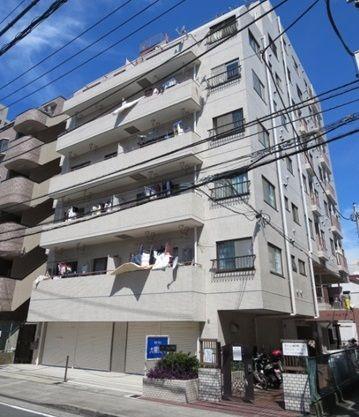 Local appearance photo. Paste outer wall tile