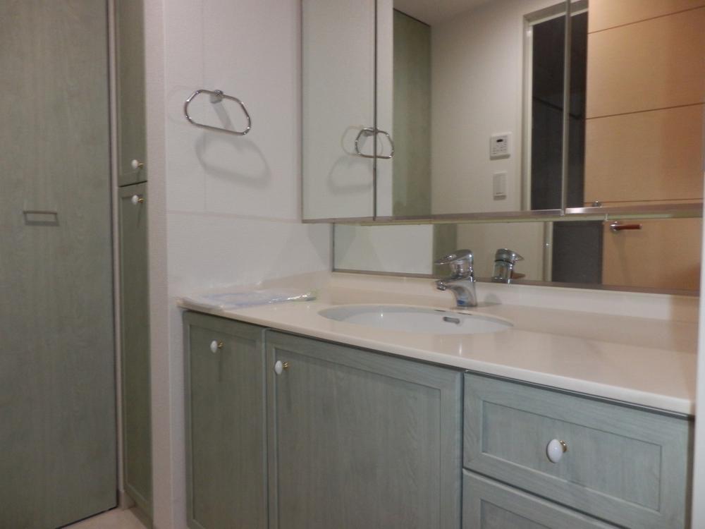 Wash basin, toilet. Wash basin (2013 December 9, 2005) shooting drainage port good well-drained large diameter size Care is easy