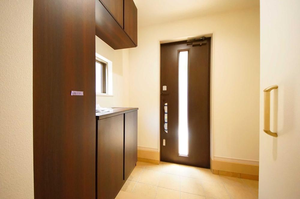 Other introspection. Indoor (September 2013) Shooting, Is the bright entrance hall take daylighting. 