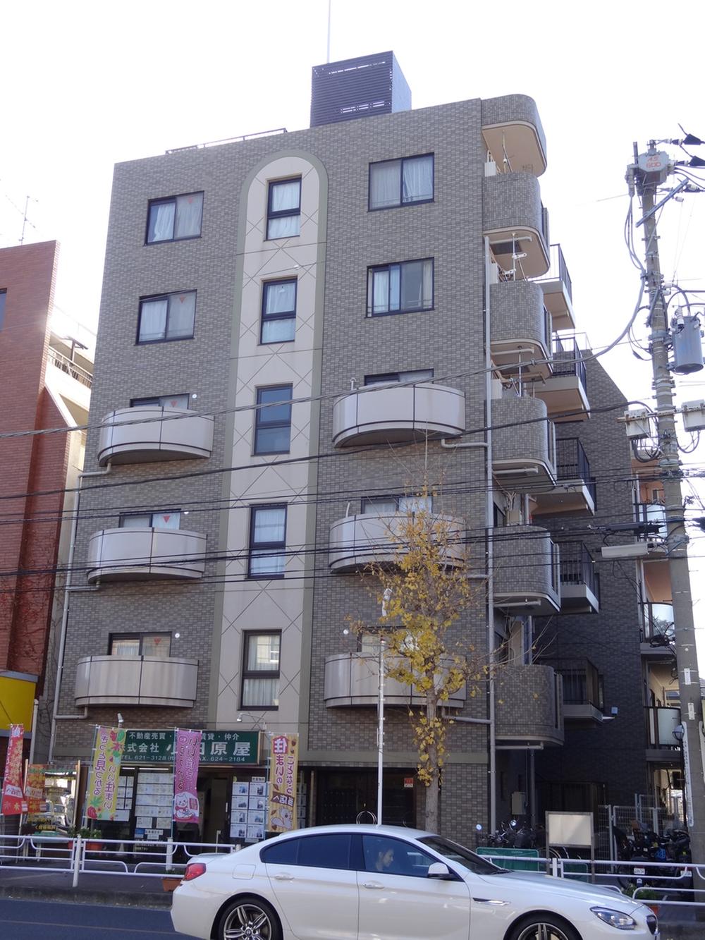 Local appearance photo. Local (12 May 2013) Shooting