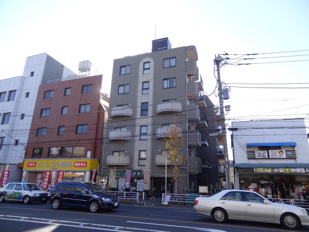 Local appearance photo. Local (12 May 2013) Shooting