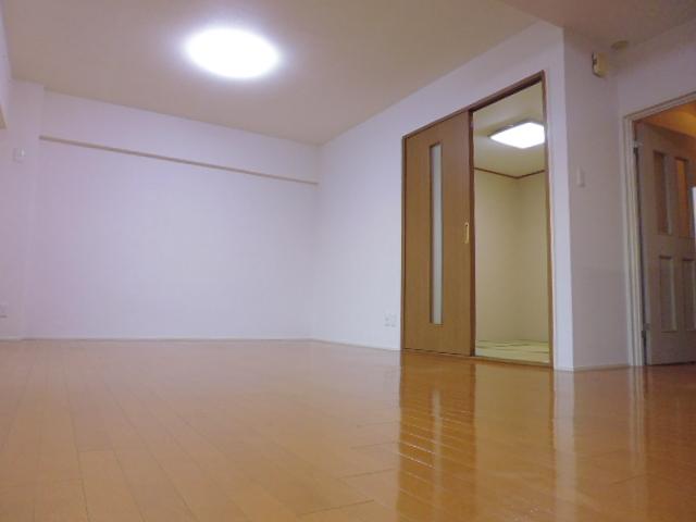 Living. Indoor (12 May 2013) Shooting