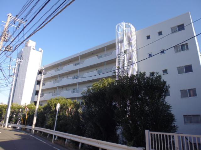 Local appearance photo. Local (12 May 2013) Shooting