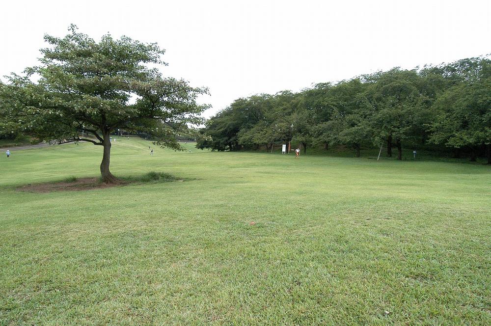 park. 400m to Negishi Forest Park