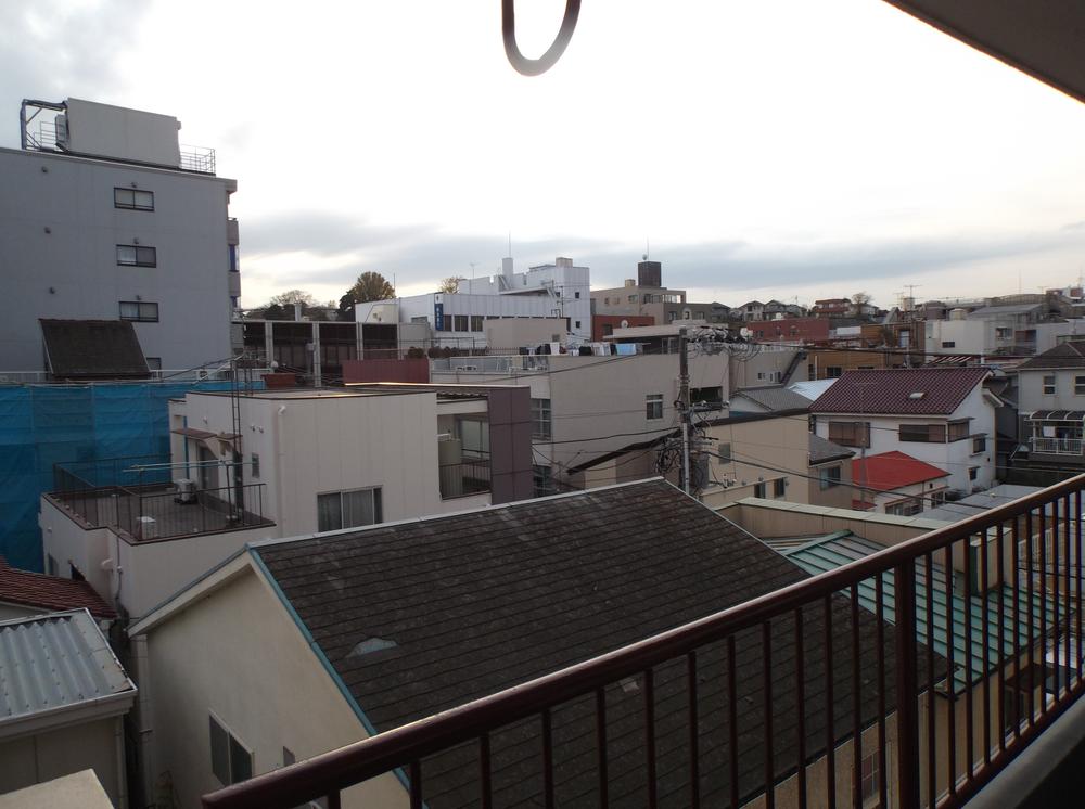 View photos from the dwelling unit. View from the site (December 2013) Shooting