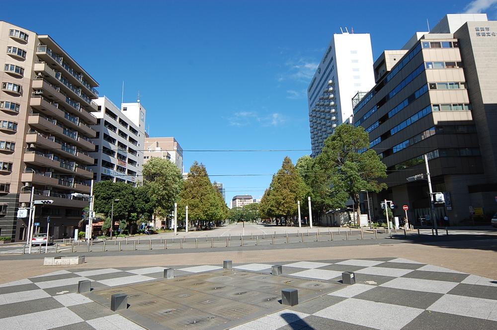 Other local. Straight extending Odori Park from Kannai Station