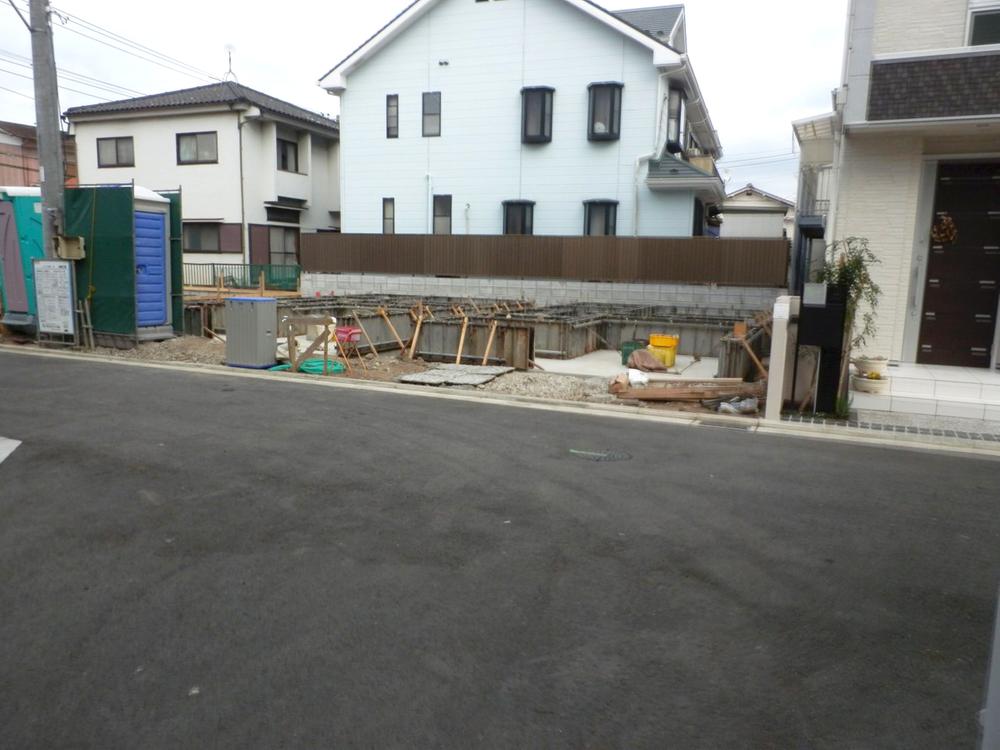 Local photos, including front road. Local (12 May 2013) Shooting