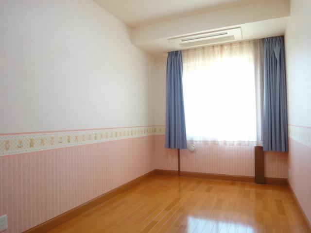 Non-living room. Indoor (September 2013) Shooting