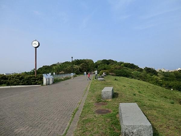 park. 1200m to Honmoku summit park