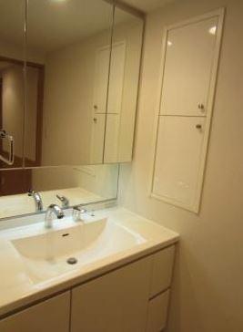 Wash basin, toilet. Weekday of your tour is also available ☆ Please feel free to contact us please visit on the day