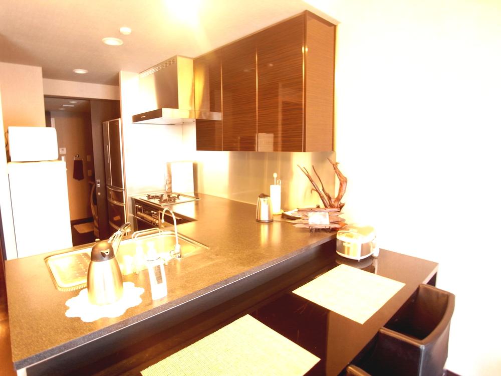 Kitchen. Kitchen (October 2013) Shooting  ※ Furniture and furnishings are not included in the sale price.