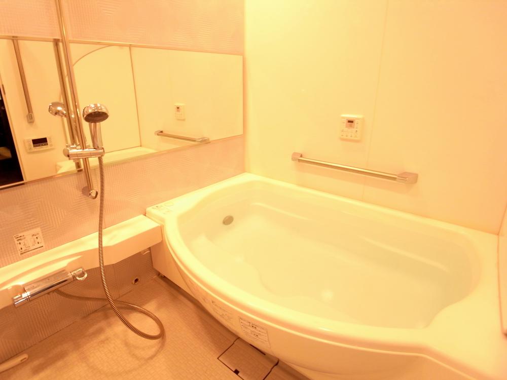 Bathroom. 1418 size of the bathroom (10 May 2013) Shooting  ※ Furniture and furnishings are not included in the sale price.