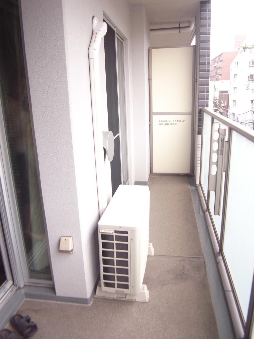 Balcony. Balcony (October 2013) Shooting  ※ Furniture and furnishings are not included in the sale price.