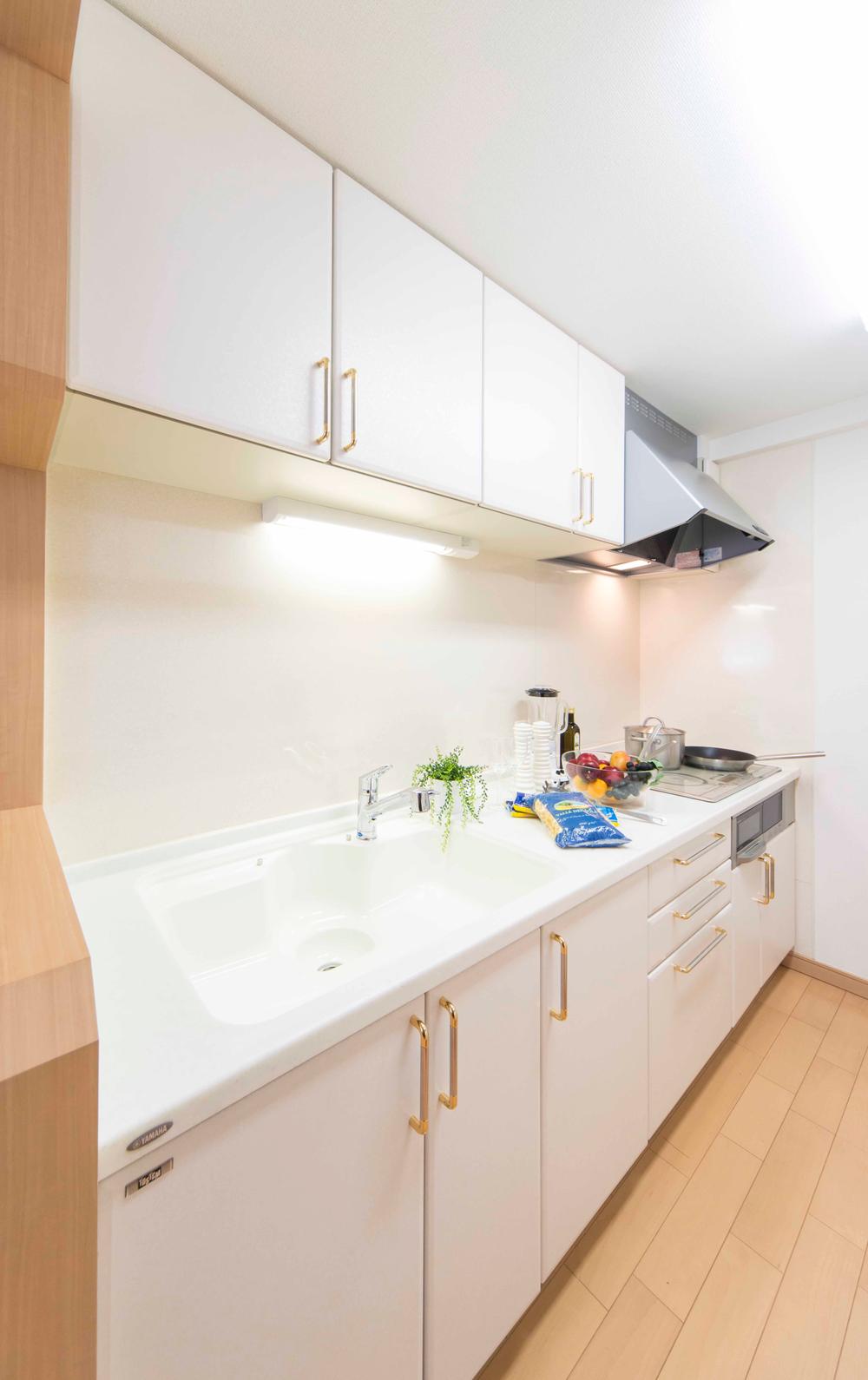 Kitchen. Independent kitchen (about 3.7 Pledge) can separate a sense of life independent of the type of kitchen. Cupboard is also standard equipment.