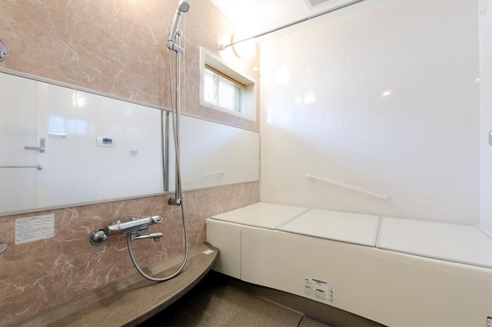 Bathroom. Corner dwelling unit unique, With window