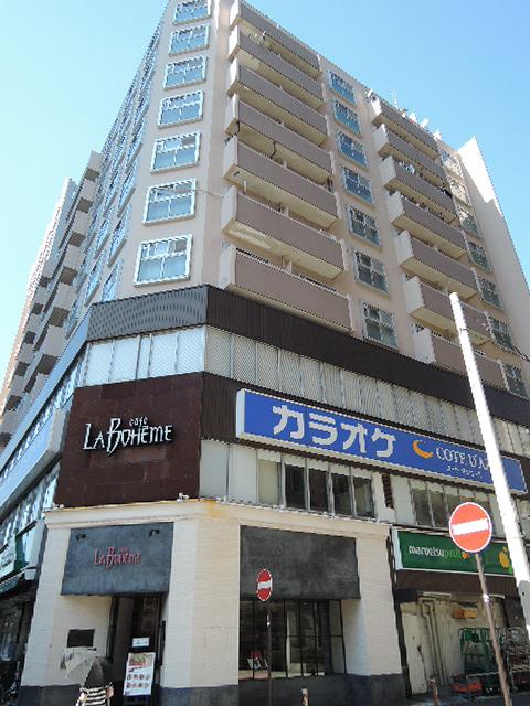 Local appearance photo. There "Maruetsu" of the 24-hour on the first floor part