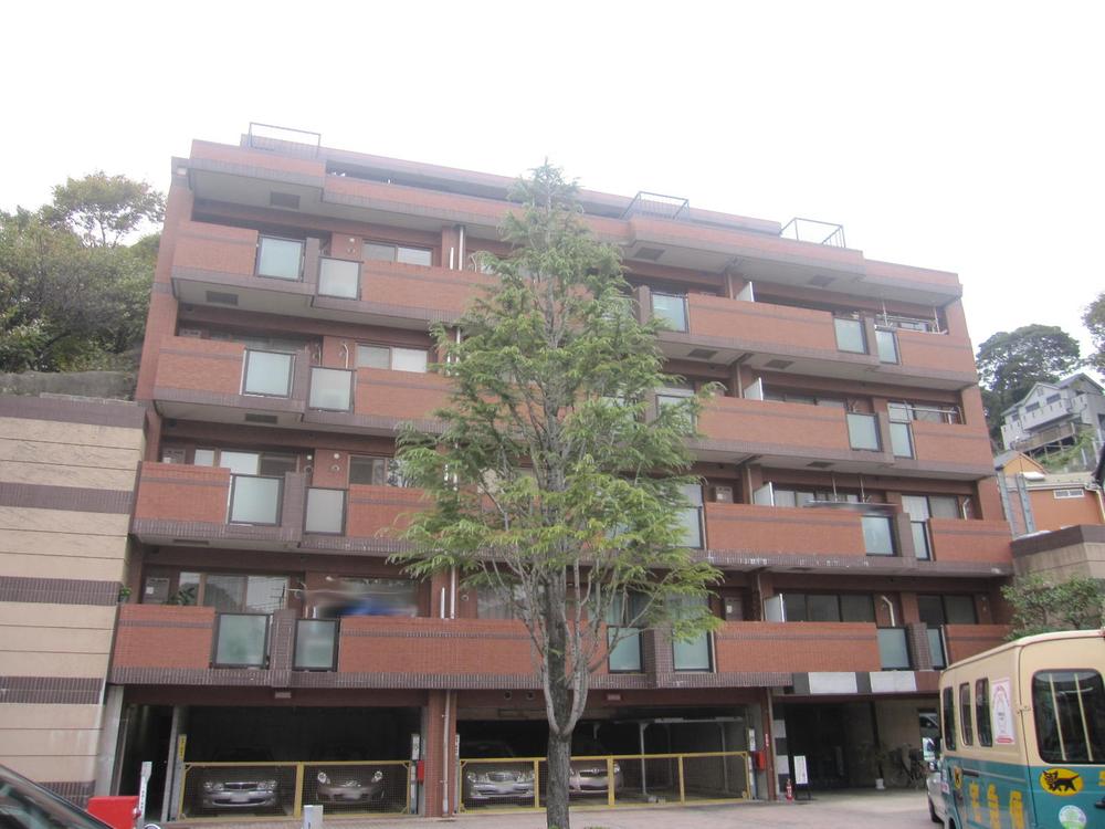 Local appearance photo. November 2000 Built Sankutasu Yokohama Yamate appearance