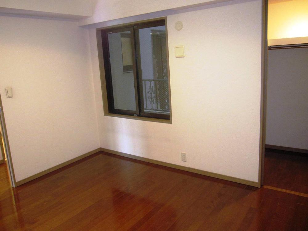 Non-living room. About 6.3 Pledge Western-style. All rooms are clean and easy to flooring upholstery.