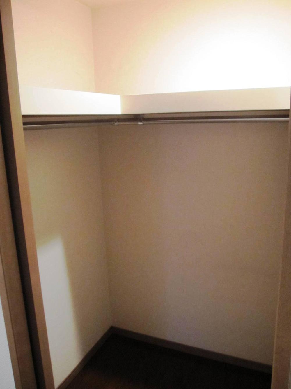 Receipt. The Western-style, There is a storage-rich walk-in closet.