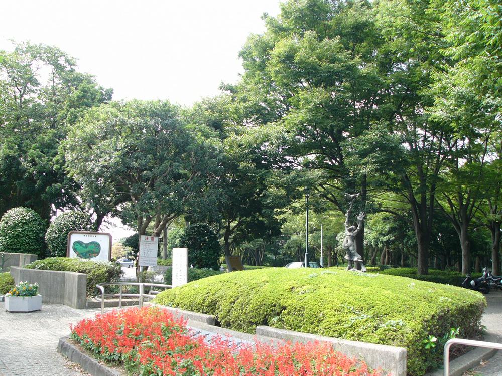 park. 610m to Negishi Forest Park