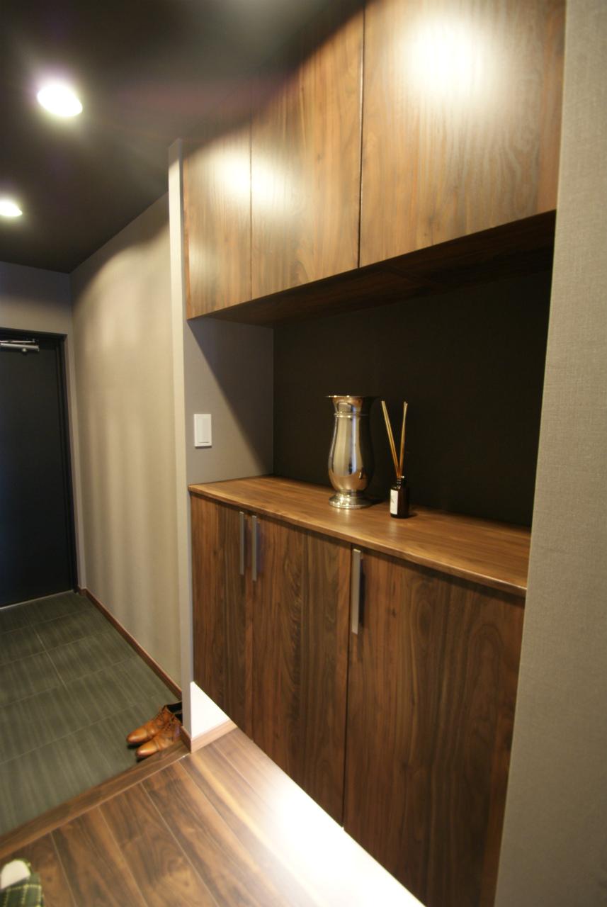 Entrance. Local (11 May 2013) Shooting