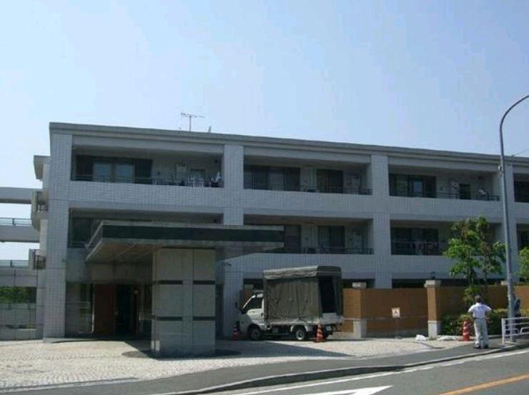 Local appearance photo. Happy Pet Friendly.