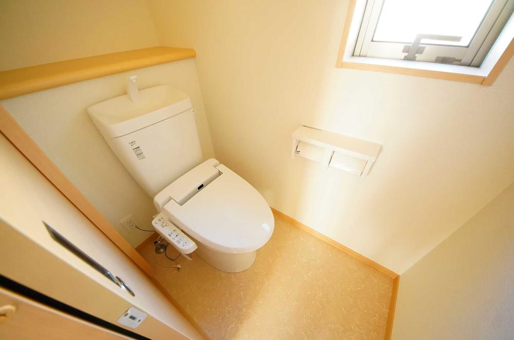 Toilet. Indoor (11 May 2013) Shooting, Shower toilet on the first floor, Both second floor are equipped with.