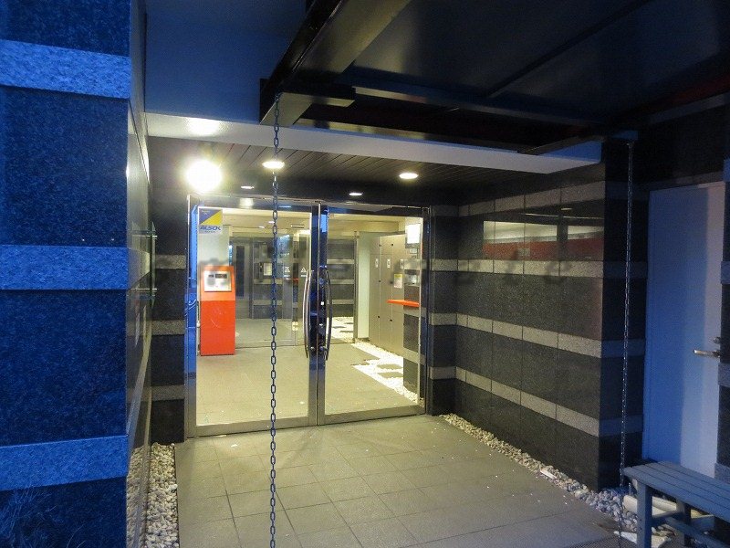 Entrance. It is a popular Sumiyoshi-cho