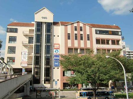 Shopping centre. Baytown Honmoku 1029m up to Fifth Avenue