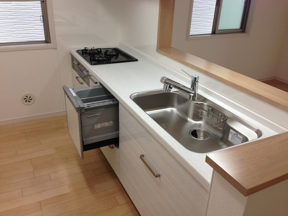 Kitchen. Dishwasher standard equipment