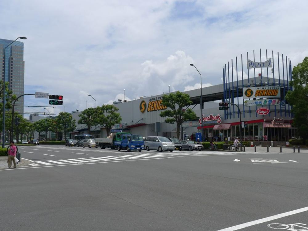 Shopping centre. 870m super until Arukaefu "Plaza glory", There is a home improvement "Sekichu", etc..