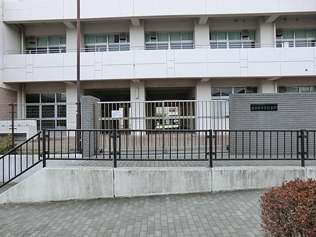 Junior high school. Yokohama Tateiwa Ihara until junior high school 1100m