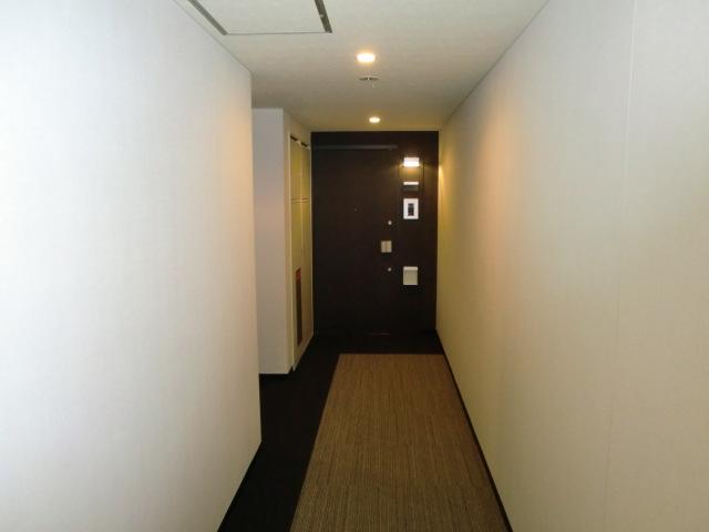 Other common areas. Inner hallway