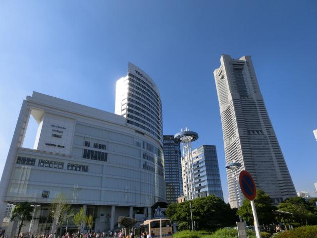 Shopping centre. 1000m to TOC collet Mare