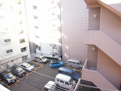 View. 4 is Kaihigashi-facing view. 