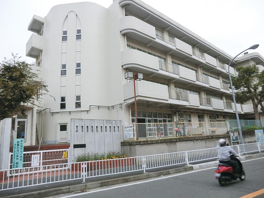 Primary school. 447m to Yokohama Municipal Miyatani Elementary School