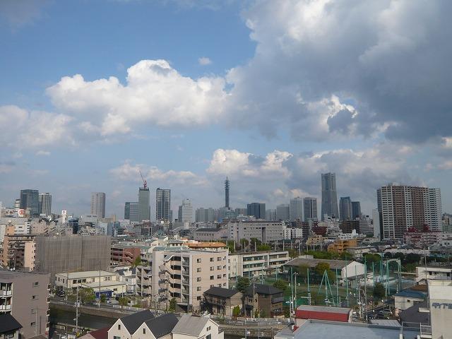 View photos from the dwelling unit. View from the site (December 2013) Shooting