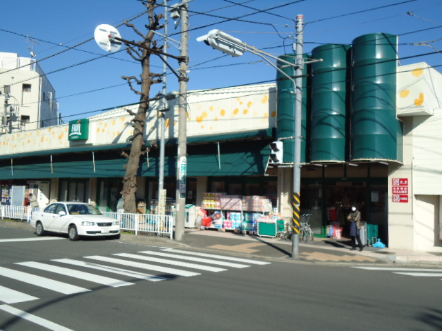 Supermarket. Fuji 274m to Ise-cho store (Super)