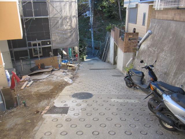 Local photos, including front road. Local (11 May 2013) Shooting