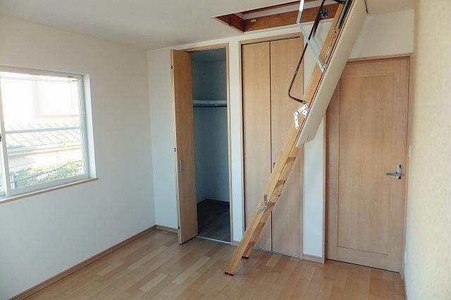 Receipt. Folding ladder is to the attic storage. 2013 December 5 shooting